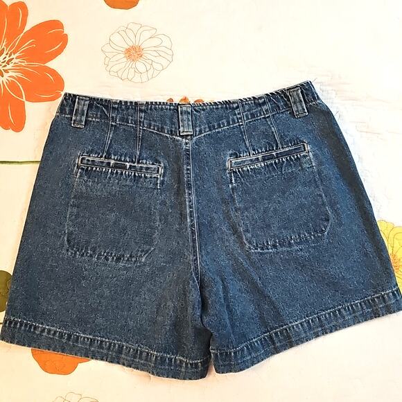 Essentials Classic Womens Four Pocket Zip & Button Blue Jean Shorts Size 12 - Picture 2 of 8
